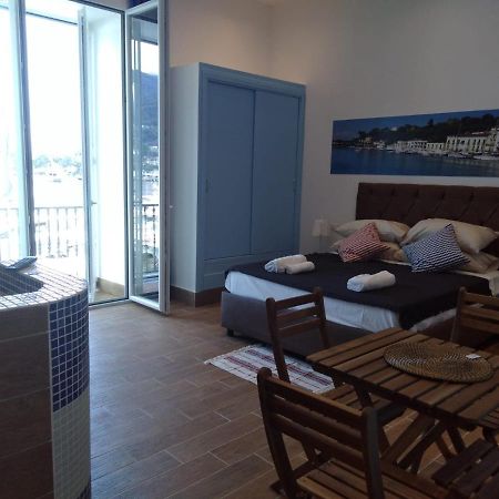Casa Vacanze Riva Destra Ischia Buitenkant foto