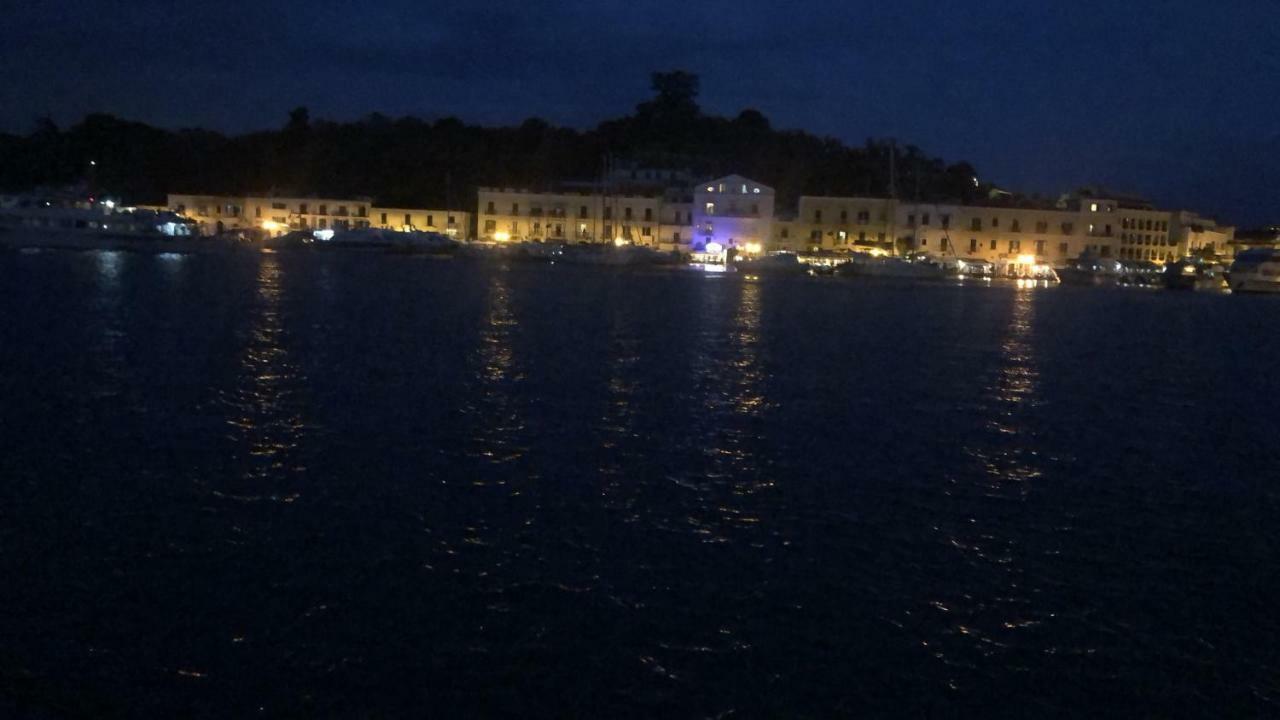 Casa Vacanze Riva Destra Ischia Buitenkant foto