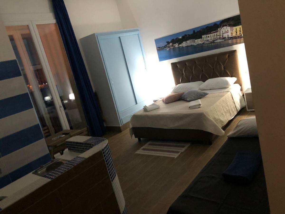 Casa Vacanze Riva Destra Ischia Buitenkant foto