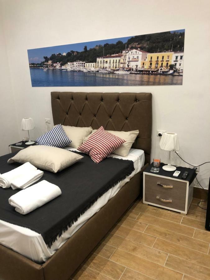 Casa Vacanze Riva Destra Ischia Buitenkant foto